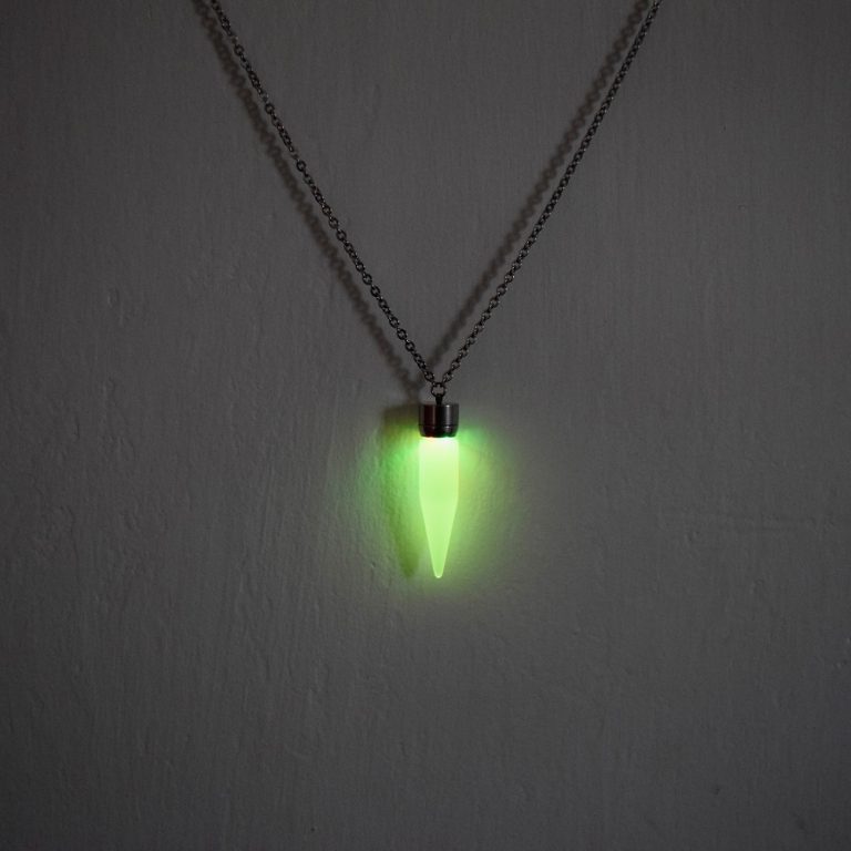 Light up glow Pendant Necklace Eternity LED